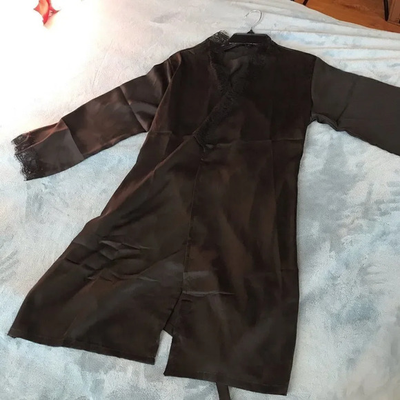 Shein black satin like robe - Picture 8 of 11